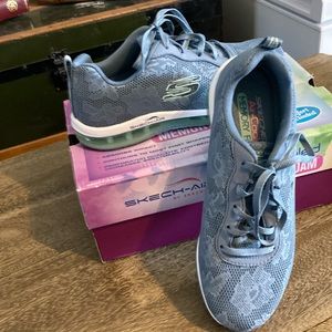 Sketchers Teal Lace sneakers